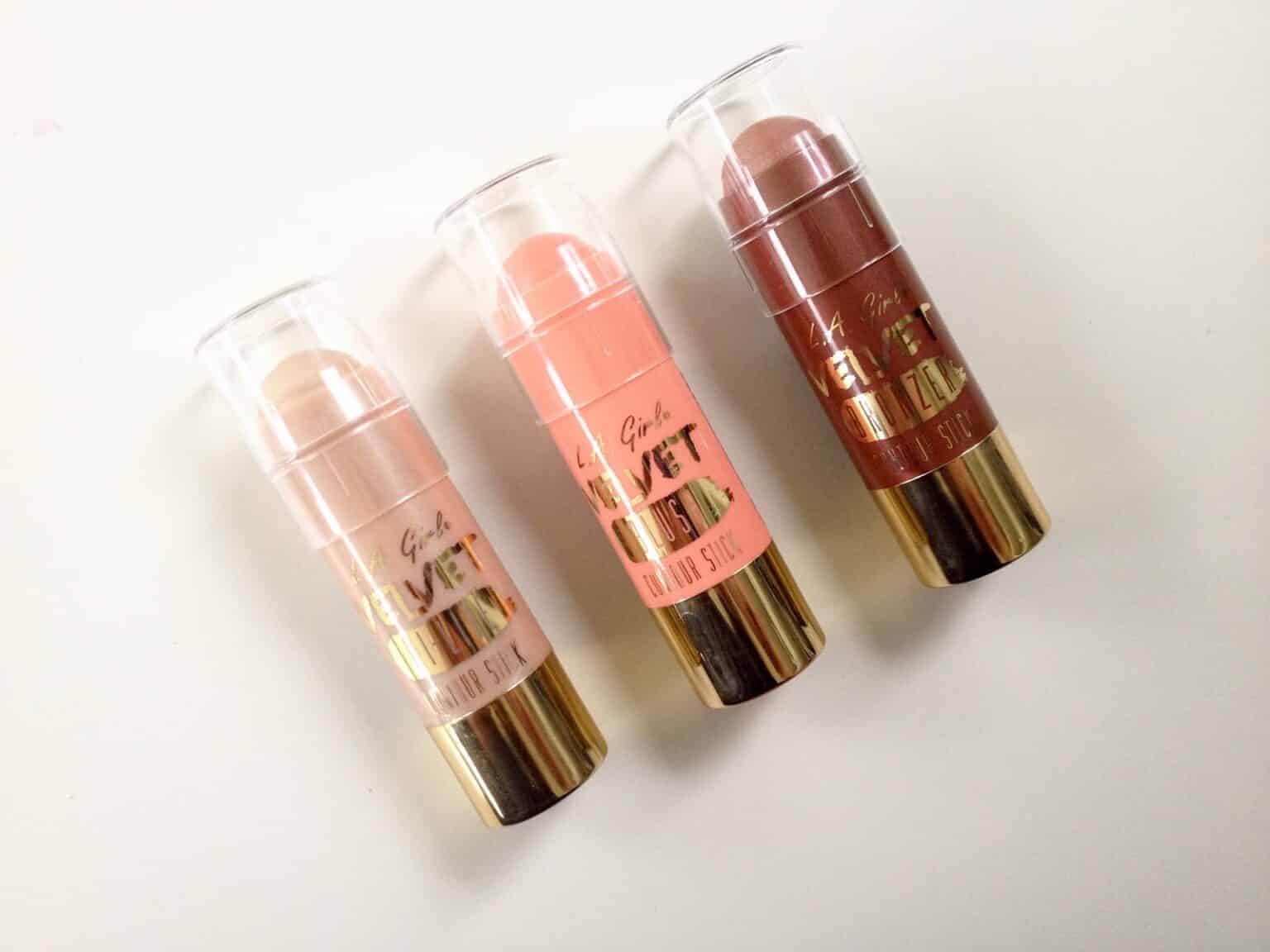 10 Merk Contour Stick dan Cream Terbaik untuk Wajah (Murah)