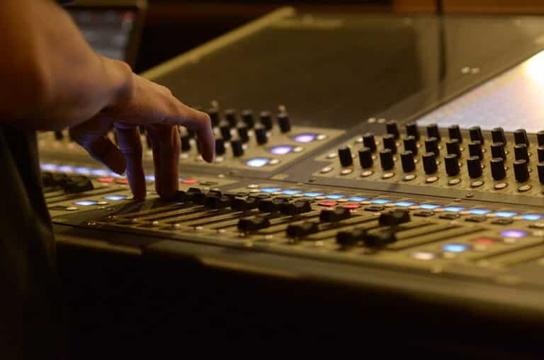 10 Merk Mixer Audio Terbaik, Berkualits, Bagus & Murah